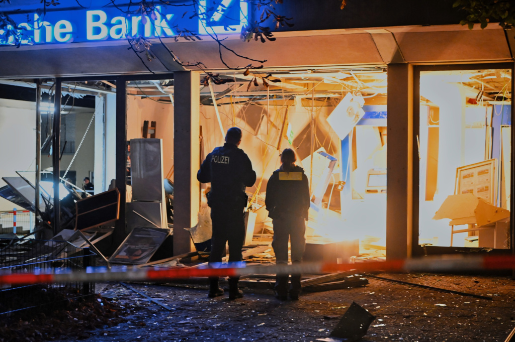 ATM_explosion_f.jpg ATM_explosion_f.jpg