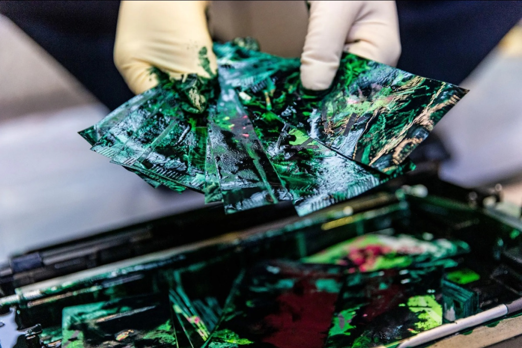 banknotes_ink.jpg banknotes_ink.jpg